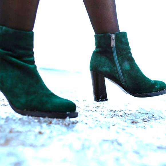 MISTA LONDON Shoes - MISTA LONDON Velvet Emerald Green Booties